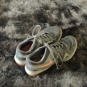Nike tennis shoes